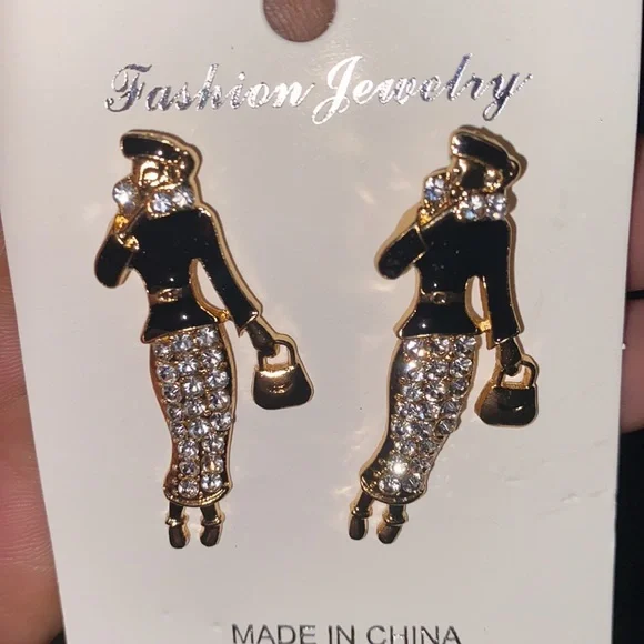 New Inventory 🔥Rhinestone Decor Figure Stud Earrings🔥 - Picture 6 of 6
